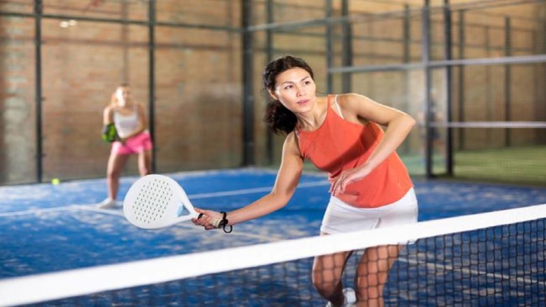 Olahraga Padel Tren Baru Yang Viral Dan Sensasi Smash Padel Yang Bikin Ketagihan