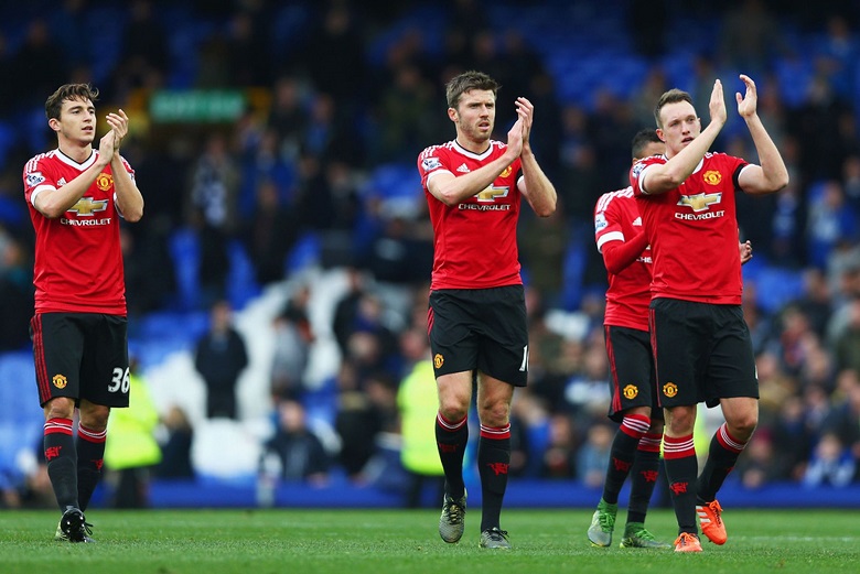 Phil Jones Ingin Melepas Sang Kapten dengan Sebuah Kemenangan