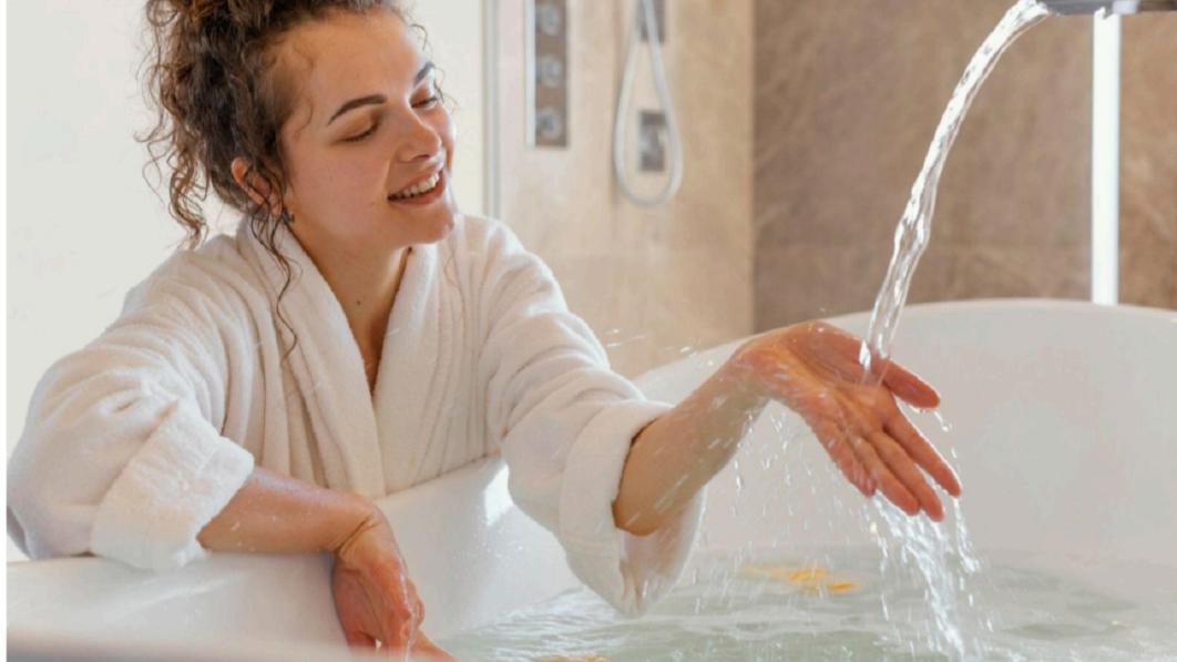 Manfaat Mandi Air Hangat, Salah Satunya Bikin Tubuh Rileks
