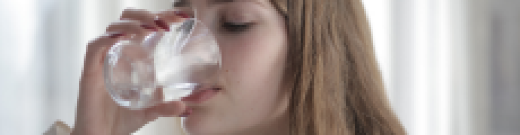 Pentingnya Minum Air Putih Yang Cukup Bagi Tubuh