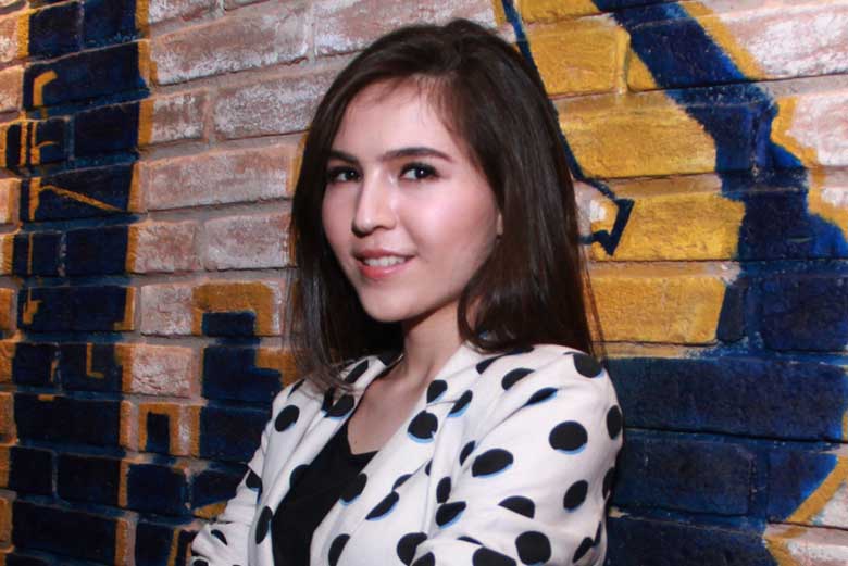 Rajin Pakai Sunscreen dan Lotion, Rahasia Kecantikan Kulit Olivia Jensen