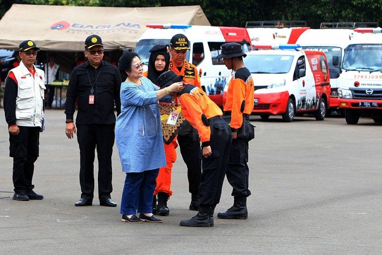 Mega Minta Kadernya Tanggap dan jadi yang Pertama Tampil Bantu Korban Bencana Alam