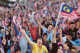 Gambar Artikel Fantastis, Warga Malaysia Galang Dana untuk Melunasi Utang Negaranya