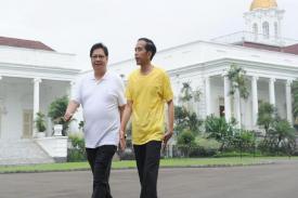 Gambar Artikel Berangkat dari Kaos Kesukaan Jokowi, hingga Tokoh Politik yang Bareng Dengannya