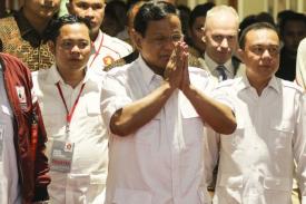 Gambar Artikel Ada Benarnya Pendapat Prabowo Larang TKA Masuk Indonesia