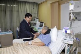 Gambar Artikel SBY Sakit, Prabowo Jenguk Sambil Bercanda: Bapak Sudah Bukan Komandan Batalyon Lagi Hahaha