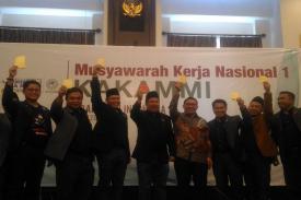 Tak mau Kalah dengan Ketua BEM UI yang Kasih Kartu Kuning ke Jokowi, Fahri Hamzah Langsung Kasih Kartu Merah