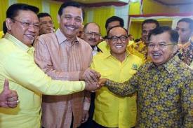 Pemilihan Sekjen Golkar : Luhut Versus JK