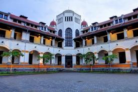 7 Bangunan Bersejarah di Indonesia yang Wajib Dikunjungi