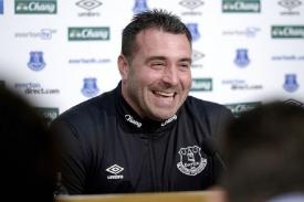 Performa Buruk, Everton Siapkan Pelatih Baru