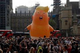 Gambar Artikel Rasis dan Terorisme: Puluhan Ribu Demonstran Tolak Kedatangan Donald Trump ke London