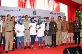 Gambar Artikel Sandiaga Hadiri Penandatanganan Perjanjian Kredit 72 Pelaku UMKM OK OCE