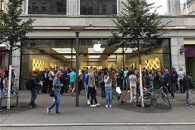 Ledakan Baterai iPhone Melukai 7 Orang di Apple Store