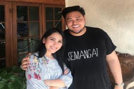 Gambar Artikel Ayu Ting Ting dan Ivan Gunawan Makin Lengket.. Benarkah akan Tunangan Bulan Maret 2018 Nanti..