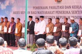 Gambar Artikel Jokowi Bertutur Terbalik?: &quot;Jangan dikompor-kompori politisi mau&quot;